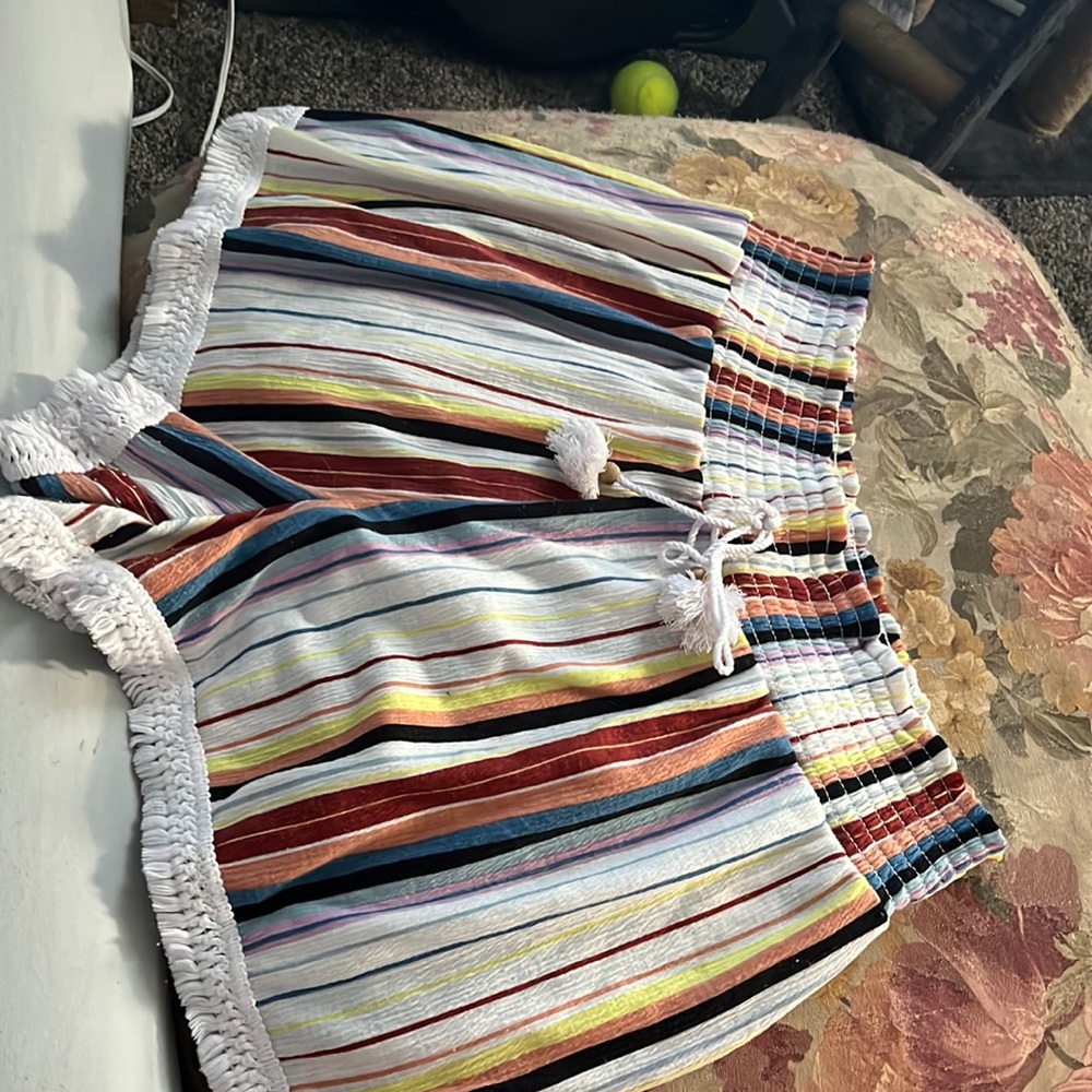 Cute dress shorts with tassels on the bottom only worn 2 times